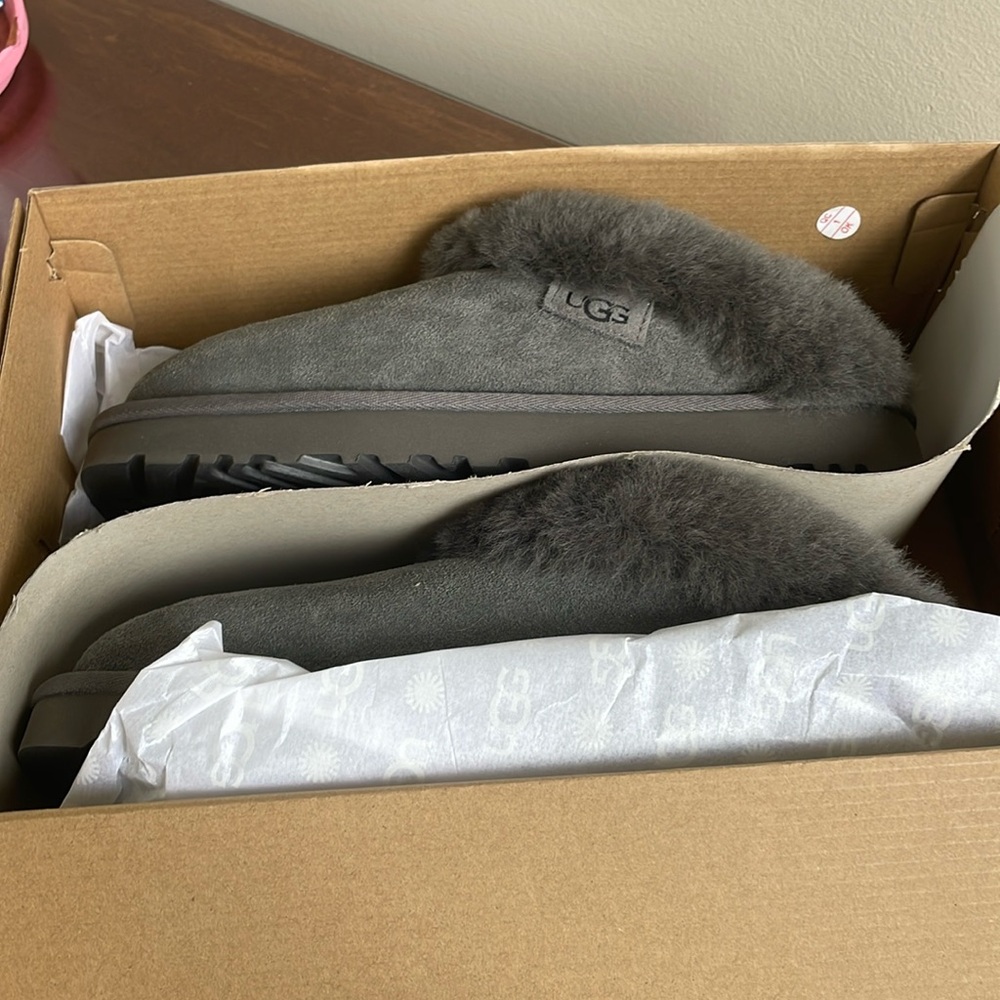gray platform ugg slippers size 9